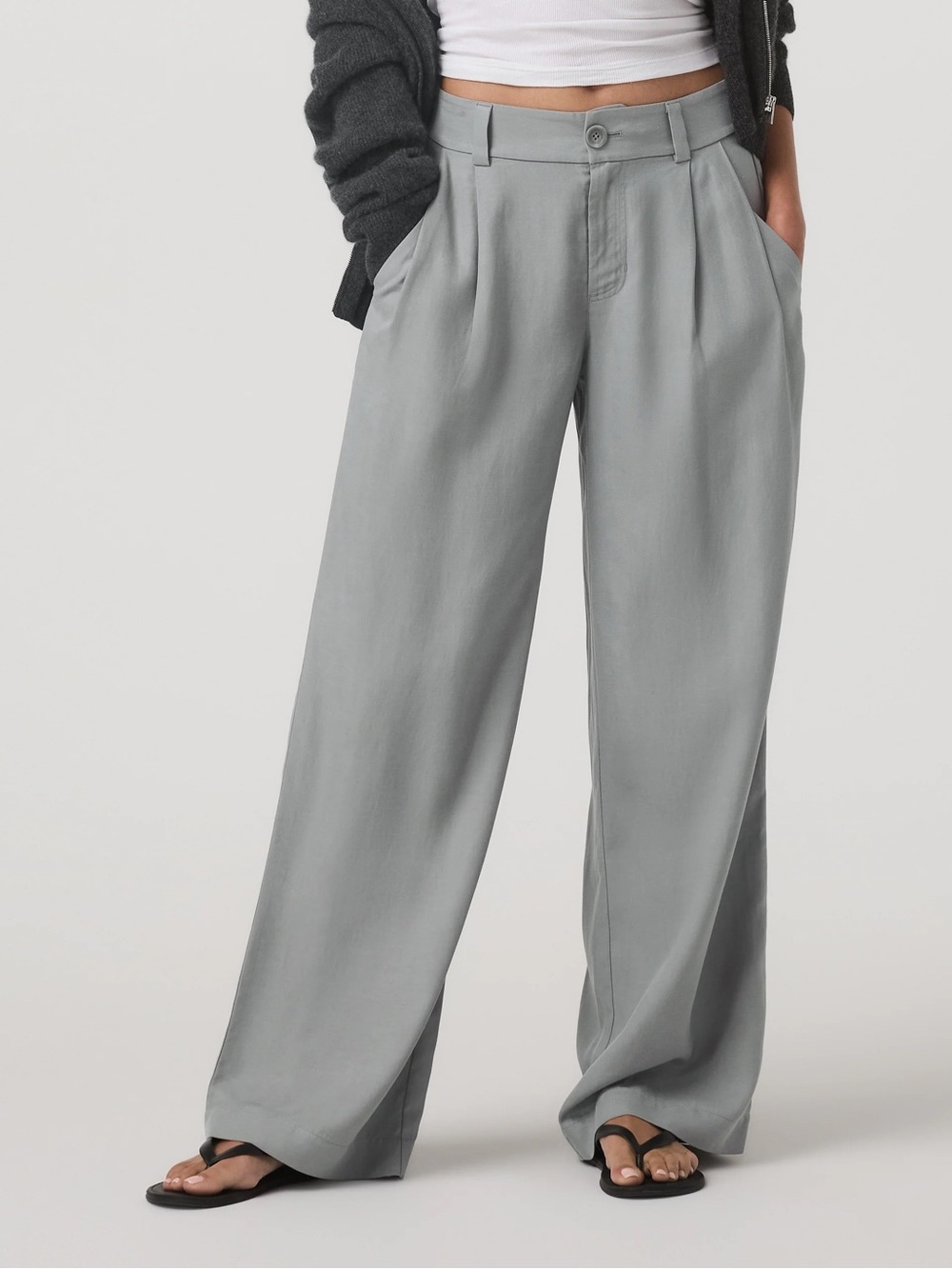 Vuori Wide-Leg High-Rise Pants in Light Gray
